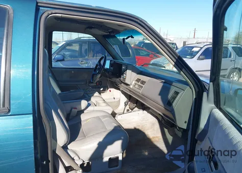 1994 Chevrolet Suburban K1500 from USA, damaged, VIN 1GNFK16K8RJ336772